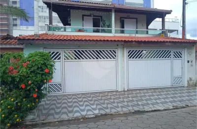 Casa com 3 quartos à venda na Rua Uruguai, 149, Guilhermina, Praia Grande