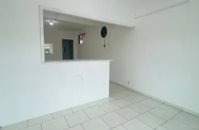 Locação anual - sala comercial localizado no bairro tabuleiro - camboriú/sc.