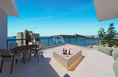 Apartamento com 2 suites à 200 metros da praia em balneário piçarras