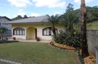 Vende-se terreno amplo com casa averbada - 1170 m² de oportunidade!