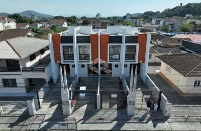 Casa geminada a venda 3 quartos sendo 1 suíte no floresta