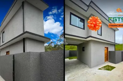 Sobrado à venda no Vitória Régia - CIC | 2 quartos | 60m² | Garagem coberta