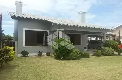 Casa à venda, com 3 quartos/dormitórios, 2 vagas/box em atlântida, xangri-lá/rs