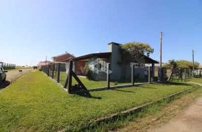 Casa à venda, com 3 quartos/dormitórios, 2 vagas/box, na praia de xangri-lá/rs