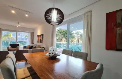 Apartamento 03 dormitórios(sendo 01 suíte), mobiliado e decorado, 2 vagas de garagem, em atlântida, xangri-lá/rs