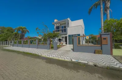 Casa/sobrado em atlântida com 3 dormitórios 2 suítes 3 vagas e piscina