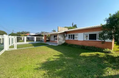 Casa em Atlântida/xangri-Lá, 03 dormitórios, suíte 04 vagas