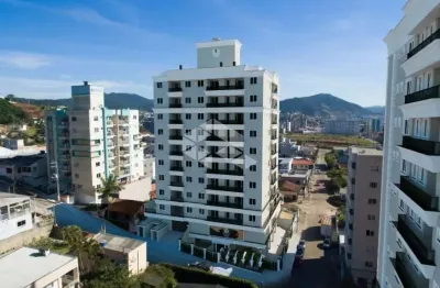 Apartamento 2 dormitórios, 1 suíte, 1 vaga de garagem, bairro tabuleiro (monte alegre).