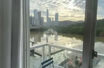Apartamento reformado 2 dormitórios e 1 vaga semi-mobiliado