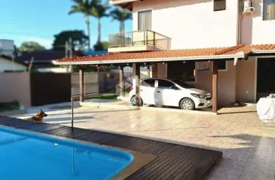 Casa com 05 quartos com piscina no centro de camboriú