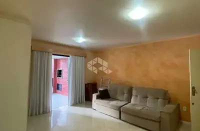 Apartamento todo reformado na meia praia com 3 dormitórios sendo 1 suíte