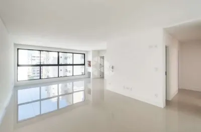 Apartamento com 3 suítes e 2 vagas de garagem em balneário camboriú centro