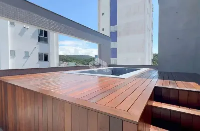 Cobertura duplex 4 suítes no pioneiros em  balneário camboriú