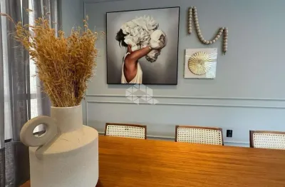 Apartamento com 3 suítes e 2 vagas de garagem em Itapema pronto mobiliado