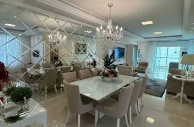 Apartamento com 4 quartos à venda na Rua 207, 5282, Meia Praia, Itapema