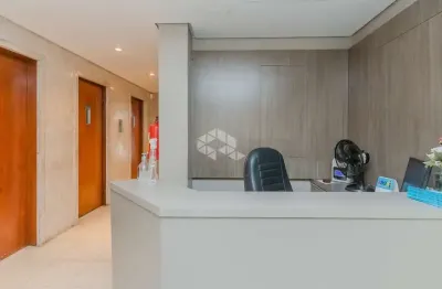 Excelente Clínica Médica, em andar inteiro, 321 m², 7 vagas de garagem no bairro  Moinhos de Vento