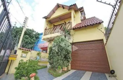Ótimo sobrado com 165m², 3 dormitórios, 2 vagas no bairro medianeira