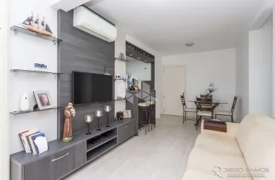 Apartamento com 3 dormitórios, 2 banheiros e vaga na zona sul.