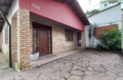 Casa ampla na zona sul  02  dormitorios  04 vagas de garagem