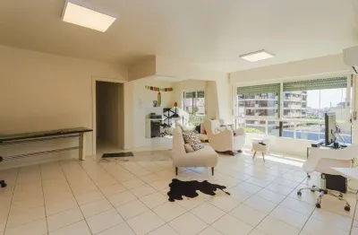 Apartamento à venda com 3 dormitórios, sendo 1 suíte, 1 vaga de garagem no moinhos de vento - porto alegre/rs