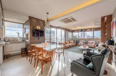 Apartamento de 120 m², mobiliado, 3 suítes e 2 vagas no bairro Petrópolis.