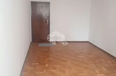 Vendo amplo e excelente apartamnto na liberdade com quintal