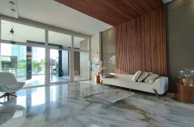 Apartamento com 3 suítes,  ampla sacada, 3 vagas mais depósito.