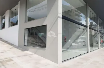 Ampla sala comercial  térrea (loja) a uma quadra da praça vico barbieri,  198m².
