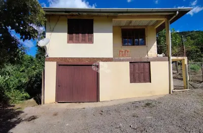 Casa  com 3 dormitórios a poucos minutos de centro da cidade