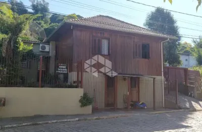 Casa com 3 quartos à venda na Francisco Ferrari, 784, Barracão, Bento Gonçalves