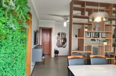 Apartamento 2 quartos com dependência de empregada, área de lazer completa - localização central!