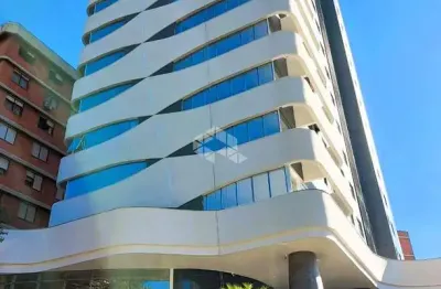 Apartamento 03 dormit. e 03 vagas em frente a praça centenário