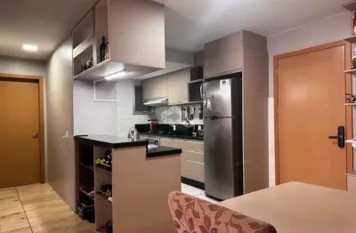 Apartamento com 2 quartos, living com sacada aberta e 01 vaga