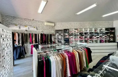 Vende-se um ponto comercial com estoque na cidade de bento gonçalves rs
