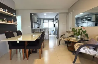 Apartamento semi mobiliado, 2 dormitórios sendo 1 suíte e 2 vagas de garagem.