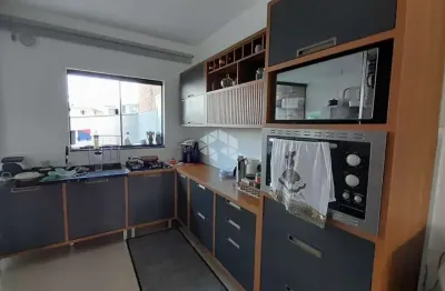 Casa geminada com 2 suítes no bairro potecas, em são josé- sc