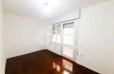Apartamento de 1 dormitório para venda , térreo,  57m² privativos com 1 área externano bairro santa cecilia em porto alegre/rs.