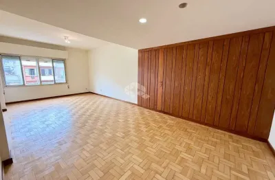 Apartamento com 4 dorms, suíte e 2 vagas de garagem no coração do bom fim