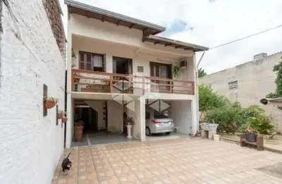 Casa exclusiva com duas construções - conforto e praticidade!