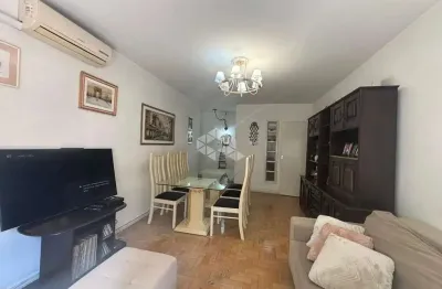 Apartamento com 3 quartos e 90m² à venda em Rio Branco, Porto Alegre.