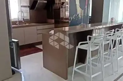 Apartamento com quatro quartos e vista mar em meia praia itapema sc