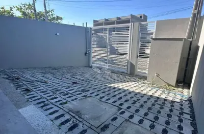 Casa duplex com três quartos em morrinhos bombinhas sc