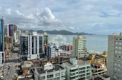 Apartamento com quatro quartos em meia praia itapema/sc