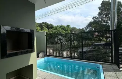 Casa sobrado três quartos  com piscina em mariscal bombinhas sc