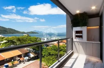 Apartamento duplex com duas suítes a apenas 50 metros do mar