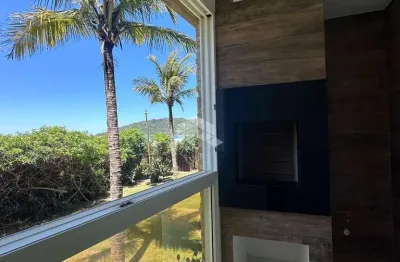 Apartamento pé na areia com duas suítes no  mariscal em bombinhas sc