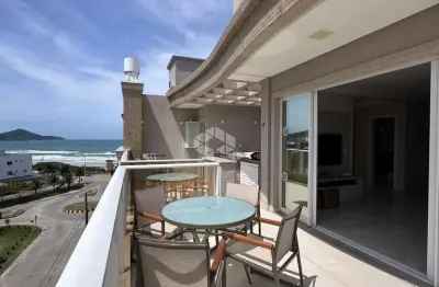 Cobertura duplex mobiliada com 3 suits em mariscal em bombinhas