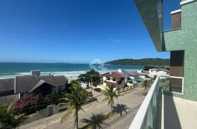 Cobertura duplex frente mar mobiliada no mariscal em bombinhas sc
