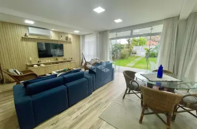 Casa em condomínio fechado com 3 quartos à venda na Rua Vereador Manoel José dos Santos, 159, Canto Grande, Bombinhas