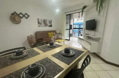 Apartamento tres dormitórios sendo uma suíte em bombas- bombinhas- sc